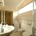 Mima61 - Con Piscina, Giardino E Posti Auto A 50mt Dal Centro