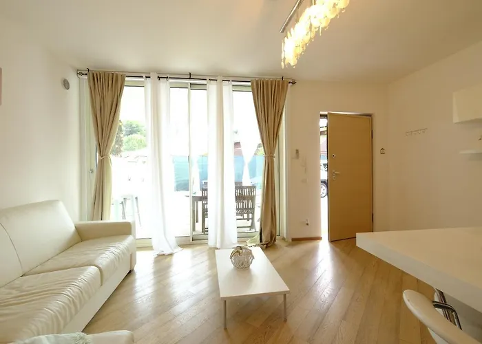 Apartman Mima61 - Con Piscina, Giardino E Posti Auto A 50mt Dal Centro