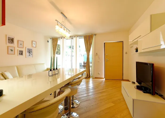 Mima61 - Con Piscina, Giardino E Posti Auto A 50mt Dal Centro Μιλάνο Μαριτίμα