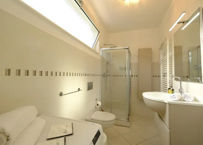 Mima61 - Con Piscina, Giardino E Posti Auto A 50mt Dal Centro Μιλάνο Μαριτίμα